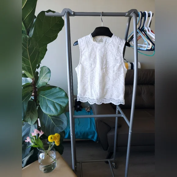 ♻ 2/$10 CLEARANCE: Ardene Sleeveless Lace Blouse - Picture 2 of 5